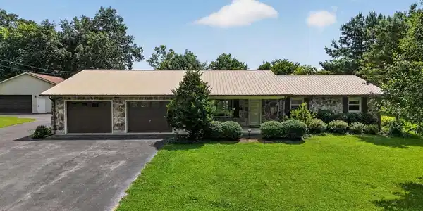 705 Highland Dr.