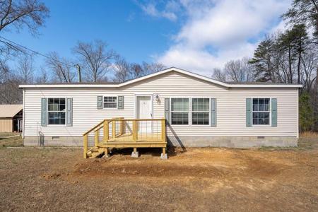 582 Doug Luna Rd