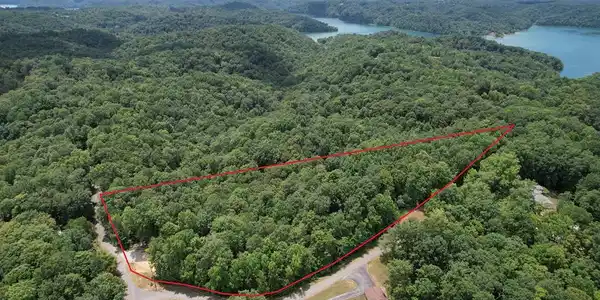 Redbud Rd
