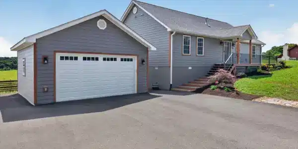 830 Meadowlark