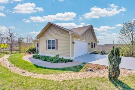 203 Big Leaf Rd