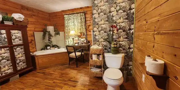 Image 4: bathroom 3
