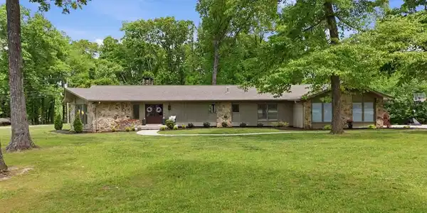 1123 Skyline Drive