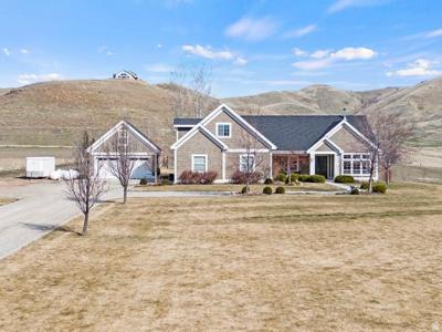 2137 S LAKEVIEW CIR E