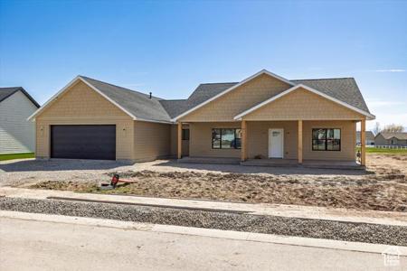 562 EAGLE DR