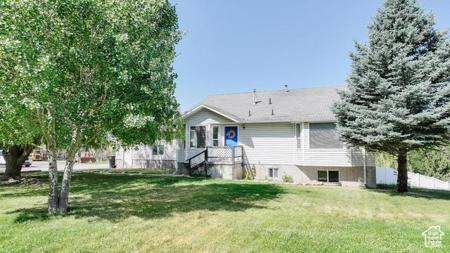 3229 E RIVERDALE RD