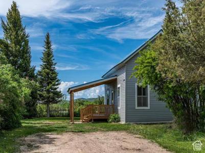 225 W 1ST NORTH ST N