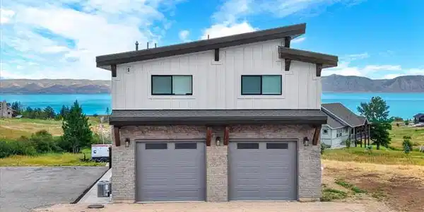 703 LOVELAND LN