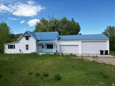 275 N DEER DR