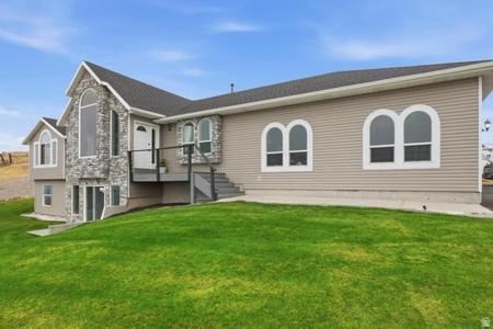 560 E LOWER ROCK CREEK RD