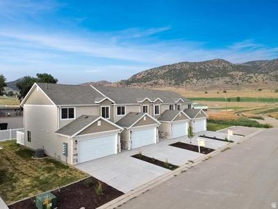 70 CEDAR LN