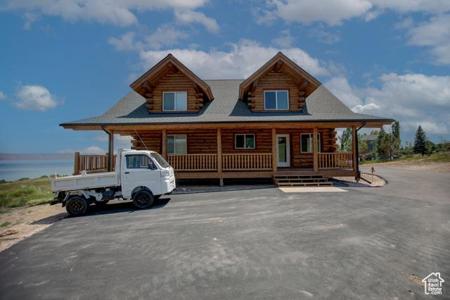 118 MAPLE DR