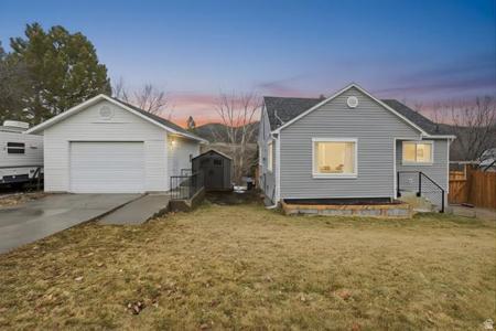 484 N MAIN ST