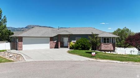 100 MOUNTAIN VIEW DR