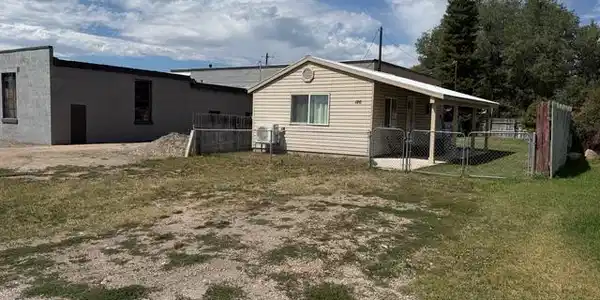126 E 3RD