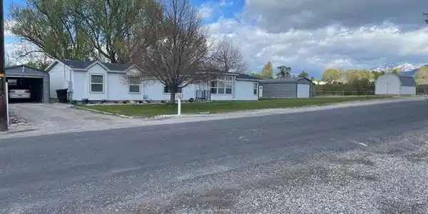 655 N 400 -W W