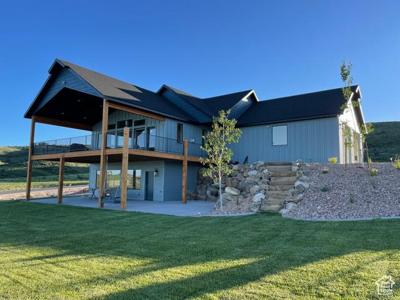 544 LOTUS DR