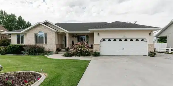 562 ASPEN CIR