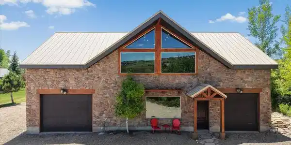 187 LAKESIDE DR