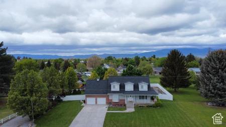 135 N 3RD E