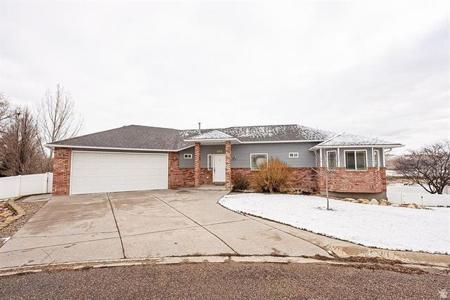 100 MOUNTAIN VIEW DR