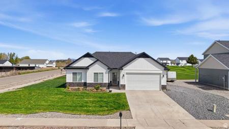 117 E EAGLE WAY