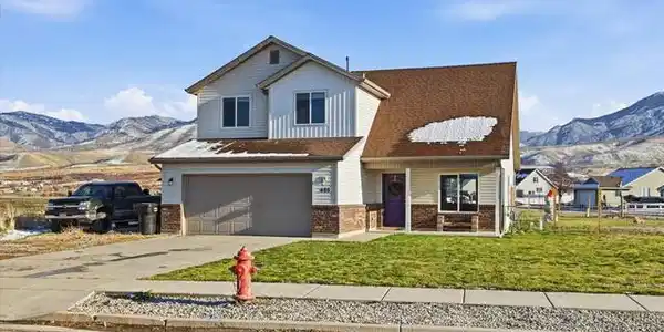 465 S CANYON DR