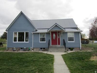 68 S 2ND ST E