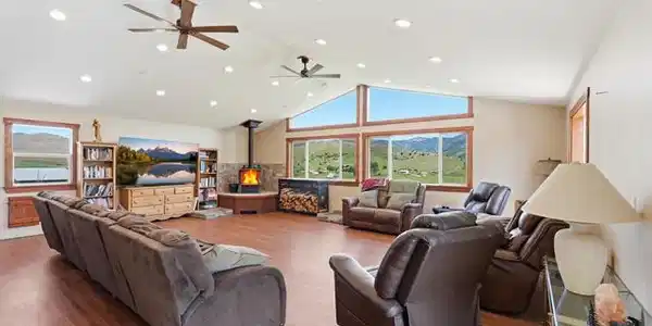 8066 N VALLEY VIEW HEIGHTS