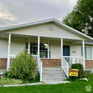 129 N 3RD E