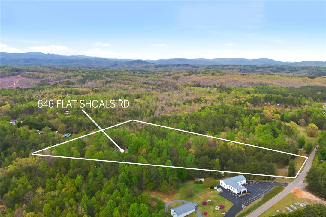 Image 2: Over 10 acres of unrestricted land