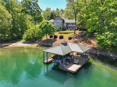 217 E Wynward Pointe Drive