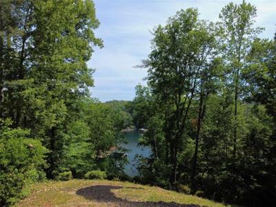 E18 Lake View Court
