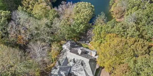 Image 4: Aerial View of Primary House