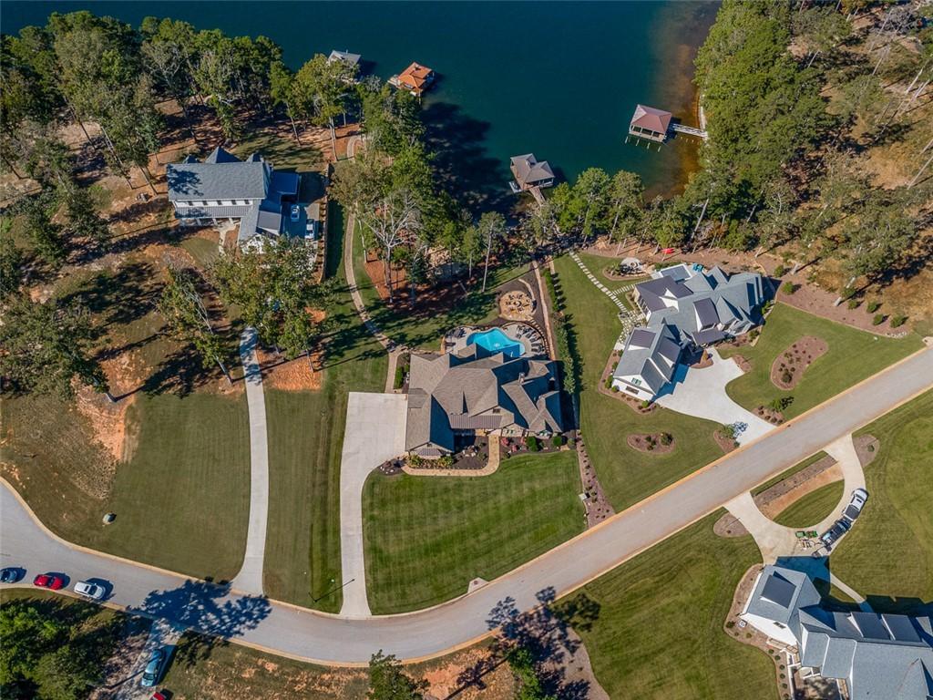 Image 2: Level Peninsula Lot