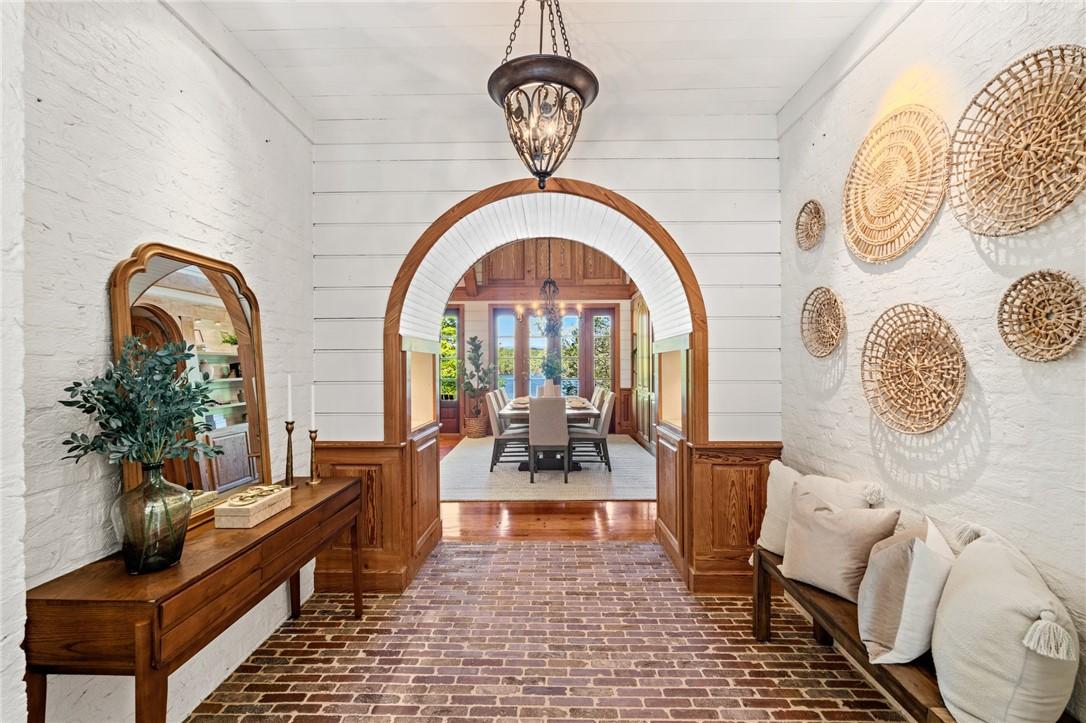 Image 3: Foyer