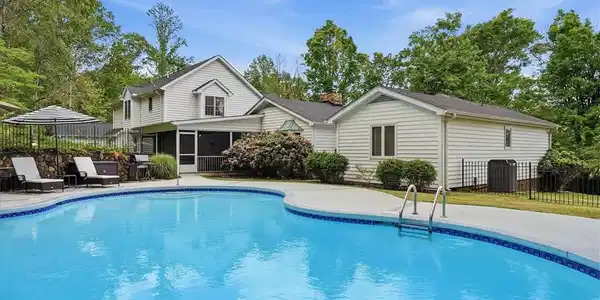 Image 2: Welcome to 144 Porter Rd