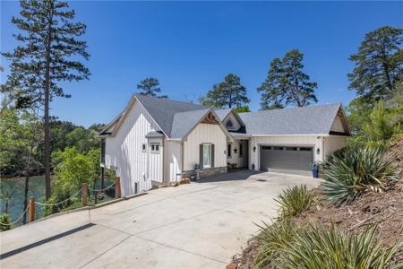 4 Forecastle Way