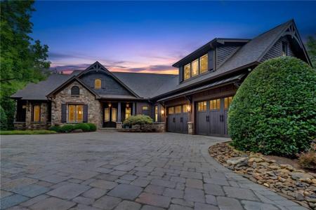 320 Knollwood Drive
