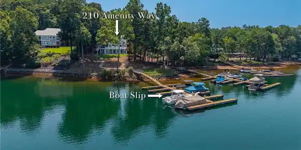 Image 4: Deep water boat slip