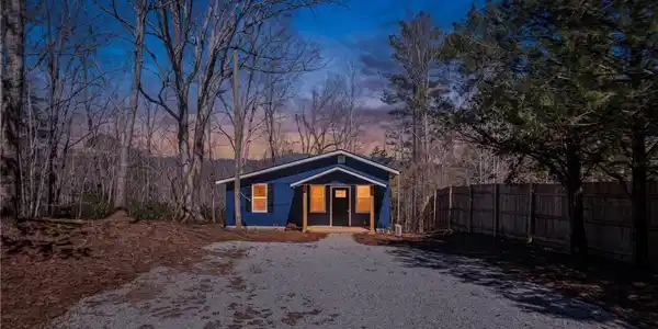 450 Crestwood Drive