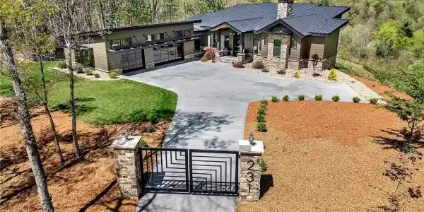 Image 2: Gated Entrance and Plenty of Parking