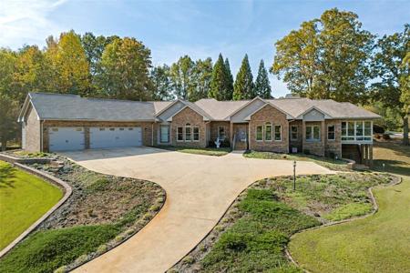 203 eagles landing Lane