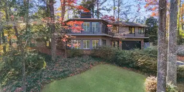 511 Shorecrest Drive