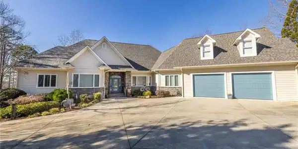 140 Westlake Drive