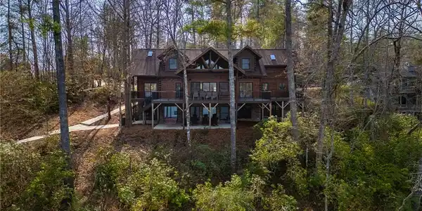 109 Deer Laurel Way