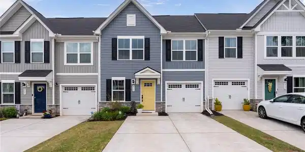 913 Leyburn Lane