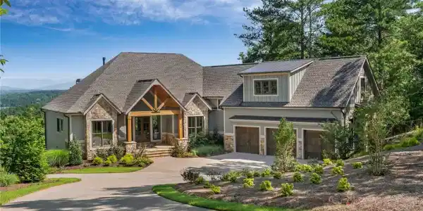 372 Cliffs South Parkway