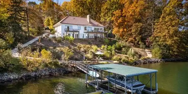 Image 4: Easy Access to the covered dock and waterfront dec