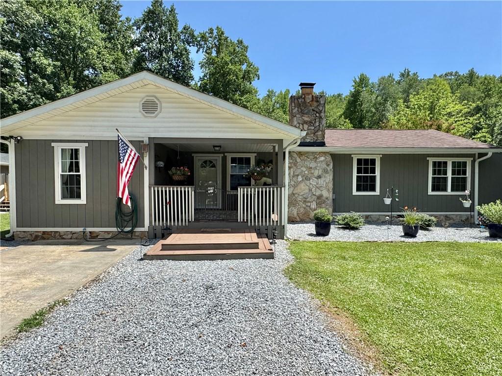 Image 2: A charming country residence with a welcoming cove